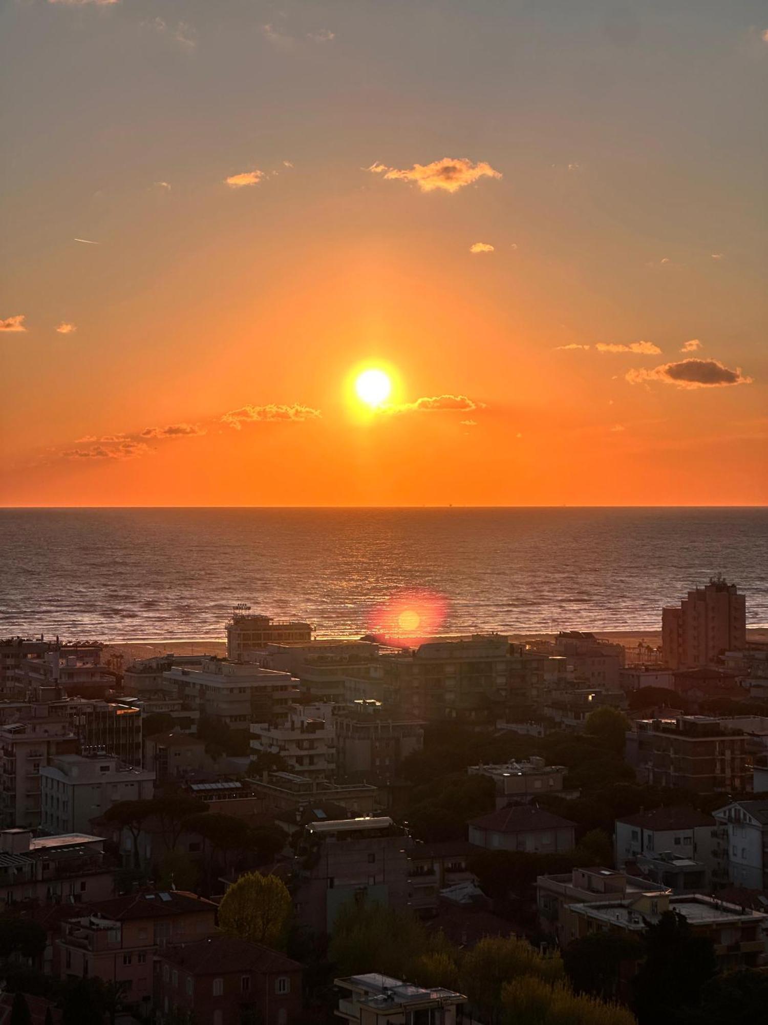 Panoramico Appartamento Vista Mare Rimini Exterior photo